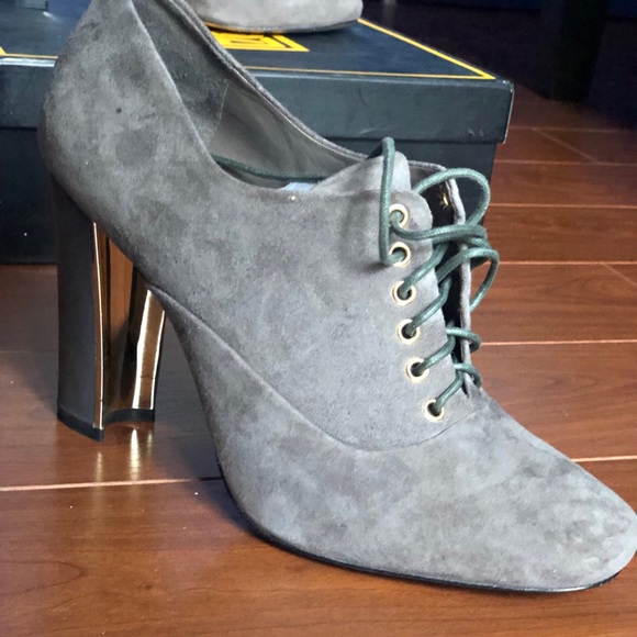 Pour La Victoire FAWCETT suede booties - Picture 4 of 6